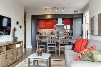 Kitchen - farmhouse kitchen idea in Toronto