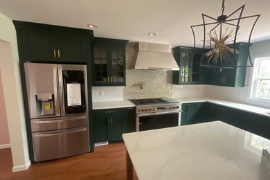 Transitional kitchen photo in Newark