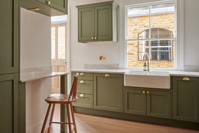 Example of a classic home design design in London