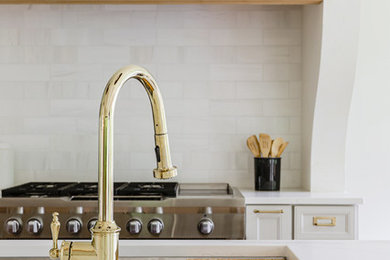 Example of a minimalist kitchen design in Oklahoma City