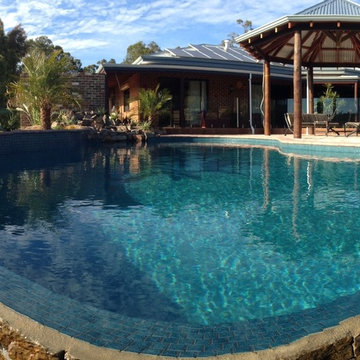 11 x 6 Freeform Infiniti edge pool