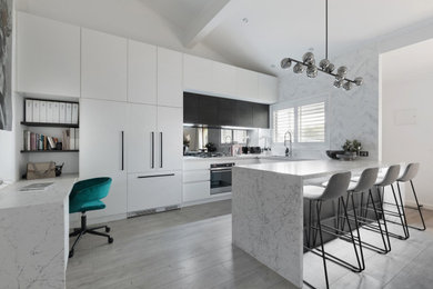 Inspiration for a mid-sized contemporary kitchen in Melbourne.