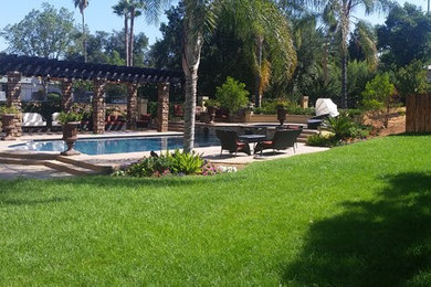 Island style home design photo in Los Angeles