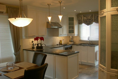 Inspiration for a timeless kitchen remodel in Montreal