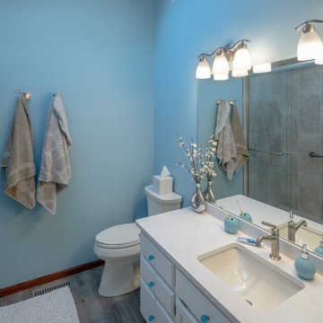 Beautiful Blues in the Bathroom