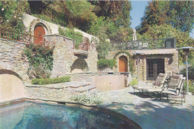 Photo of a mediterranean landscaping in Los Angeles.