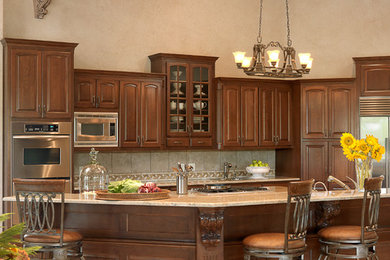 Eat-in kitchen - rustic eat-in kitchen idea in St Louis