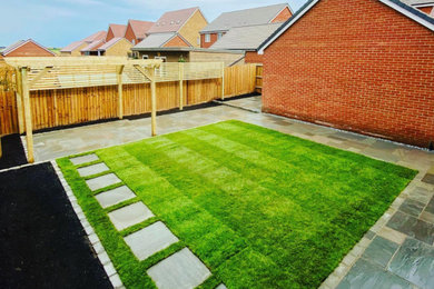 Khandla grey paving with a sandstone sett edging