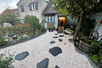 Cette image montre un jardin rustique.