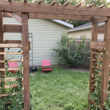 Arbor to secret garden