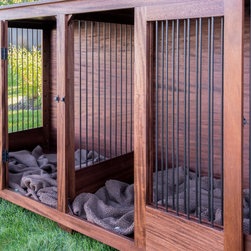 XXL Double Kennel in solid mahogany lumber - Dog Kennels And Crates