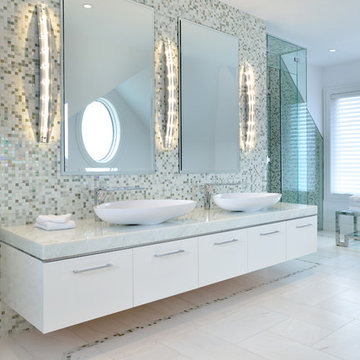 Contemporary Master Bedroom Ensuite Bath
