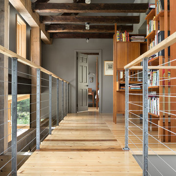 Ben's Barn - Lofted Hallway