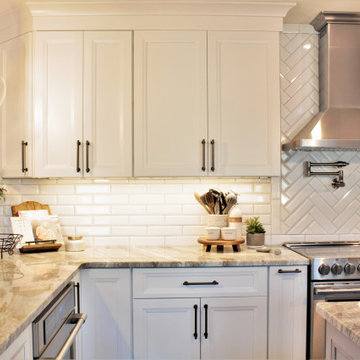 Fabuwood Onyx Kitchen by Lauren
