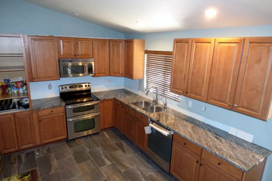 Transitional kitchen photo in Phoenix
