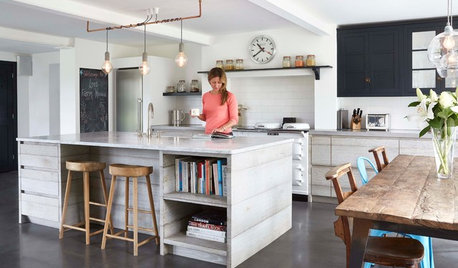 A Relaxed but Refined 18th-Century English Farmhouse Kitchen
