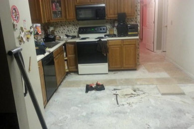 Transitional kitchen photo
