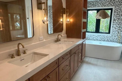 Bathroom - bathroom idea in Orlando