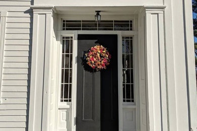 Elegant entryway photo in Philadelphia