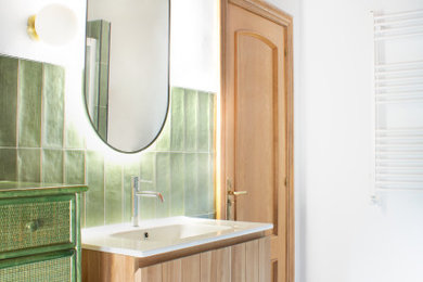 Entre lo rústico y lo actual: transformación de baños en Cantabria