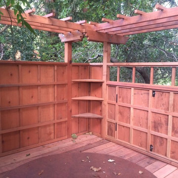 Herr Hot Tub, Fence - Trellis