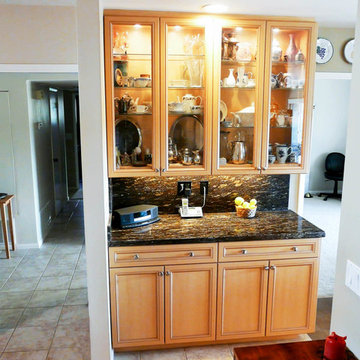 Kitchen Eat-In
