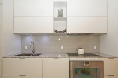 Kitchen - kitchen idea in Toronto