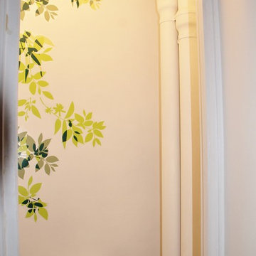 Décoration colorée pour un 2 pièces en rez-de-chaussée