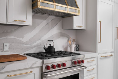 Inspiration for a timeless kitchen remodel in Toronto