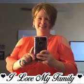 Mandy Caine's photo