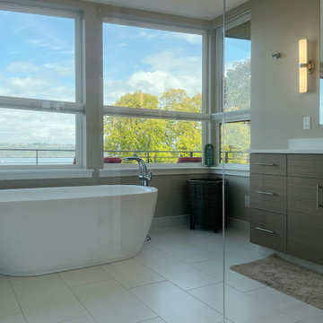 Commencement Bay Home Primary Bathroom