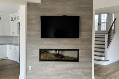 Example of a minimalist living room design in Seattle