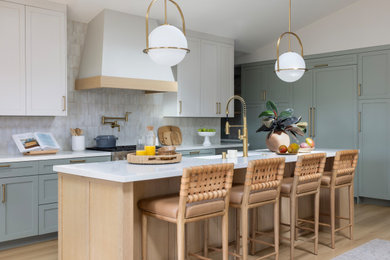 Kitchen - transitional kitchen idea in Sacramento