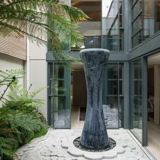 Photo of a contemporary patio in London.