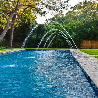 チャールストンのトラディショナルスタイルのおしゃれなプールの写真