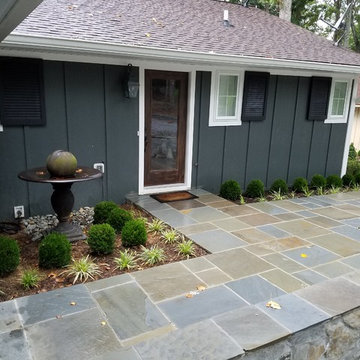 Lush plantings for a Lake Anna getaway