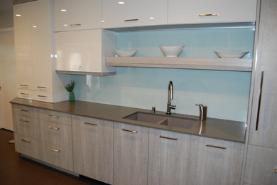 Example of a trendy kitchen design in Sacramento