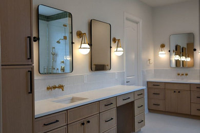 Bathroom - transitional bathroom idea in Dallas