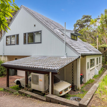 True Blue Titirangi - re-clad and joinery replacement