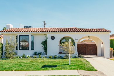 Example of a tuscan exterior home design in Los Angeles