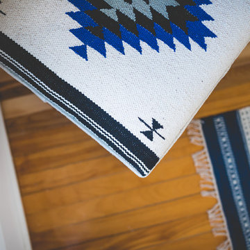 Stéphanie Fortier Design - Tabouret style Navajo au teinte bleue