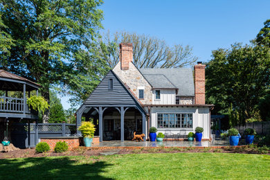 Transitional home design photo in Richmond