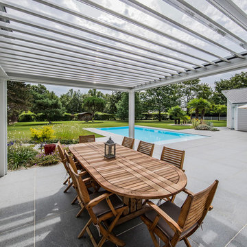 Piscine contemporaine - Pergola Bioclimatique