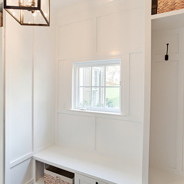 Phoenixville, PA : Bright and Airy Hidden Laundry Rm./Mudroom