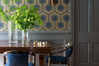 Example of a minimalist dining room design in New York