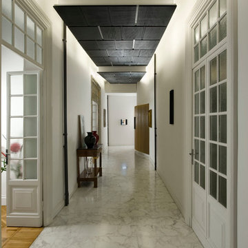 INTERIORS/HALLWAY