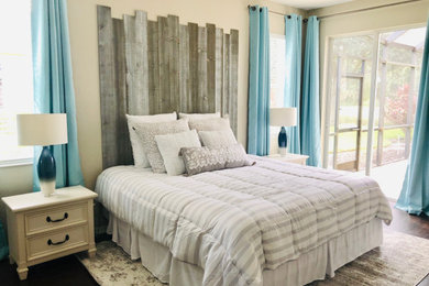 Bedroom - rustic bedroom idea in Tampa