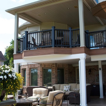 Medina - Deck/Screened Walkout