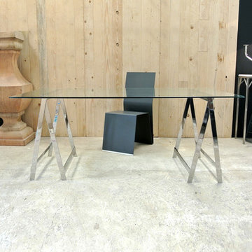 TRESTLE TABLE