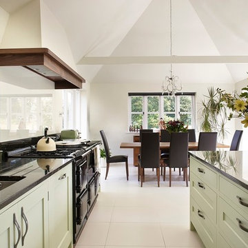 Contemporary, Light & Airy Kitchen